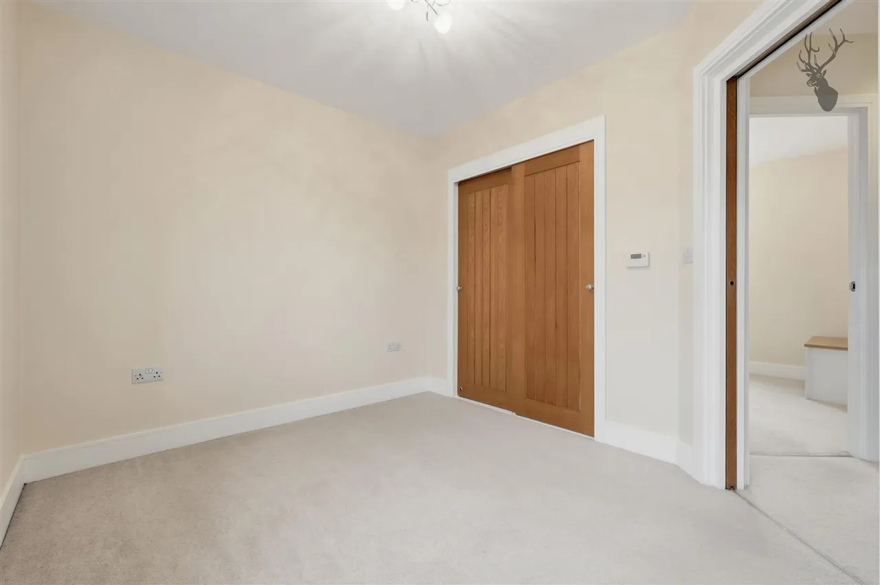 Station Approach, Theydon Bois, CM16, photo 7