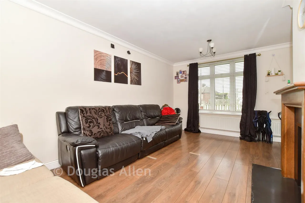 Rowlands Road, Dagenham, RM8, photo 3