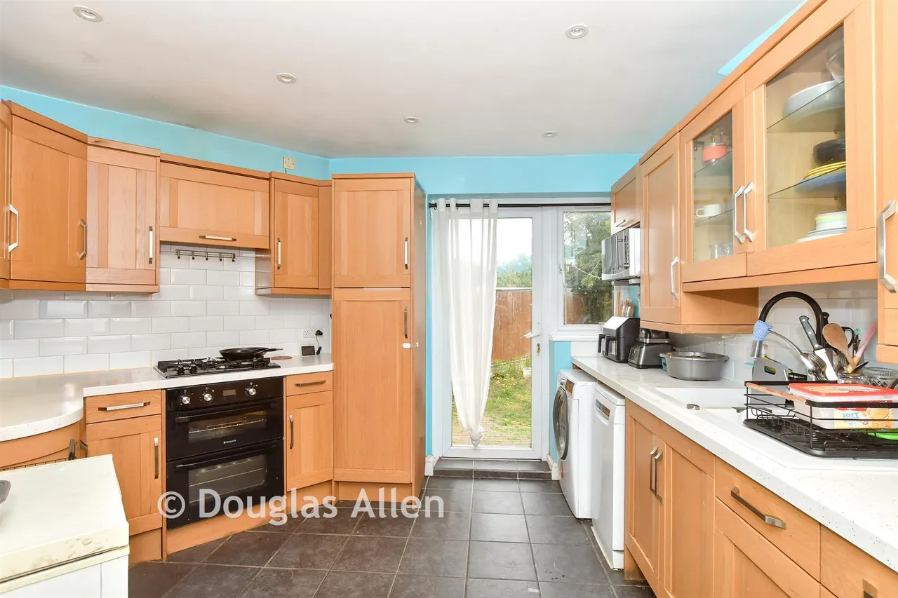 Rowlands Road, Dagenham, RM8, photo 2