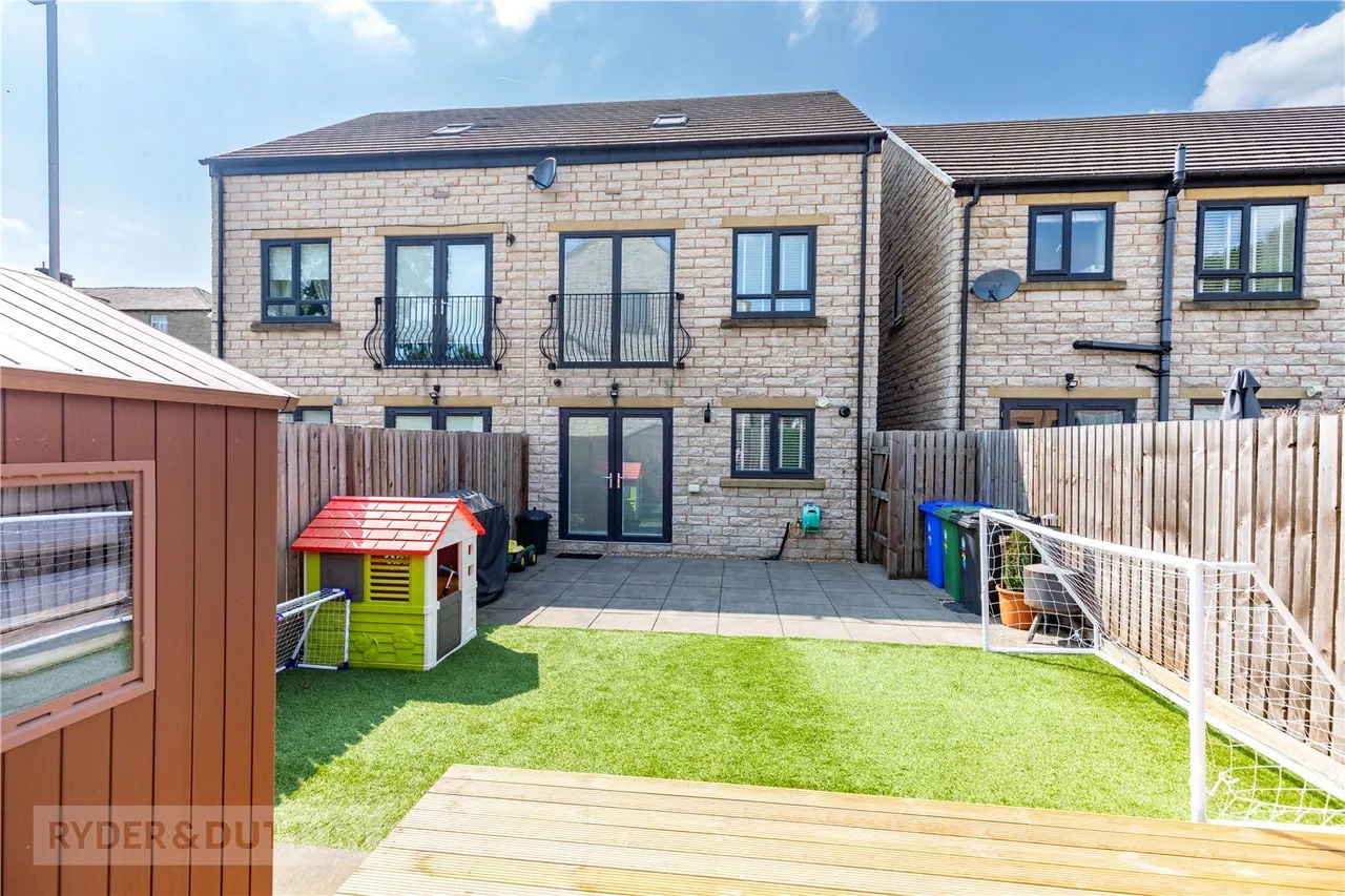 Co-Operation Street, Rawtenstall, BB4, photo 2