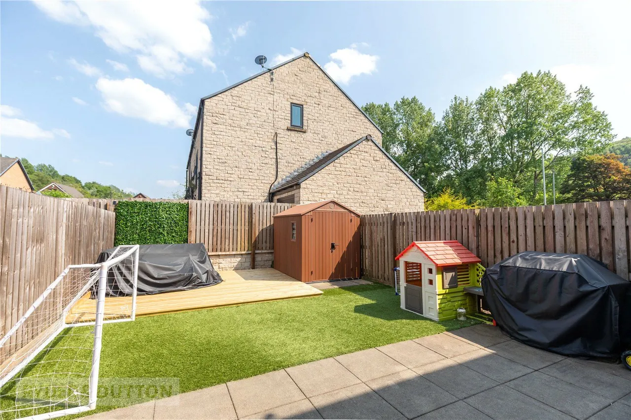 Co-Operation Street, Rawtenstall, BB4, photo 5