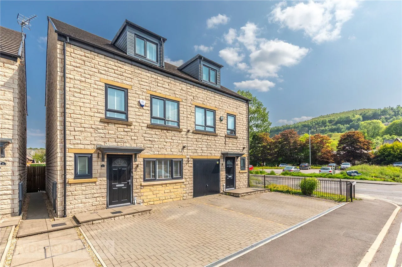 3 bed house for sale, Co-Operation Street, Rawtenstall, BB4