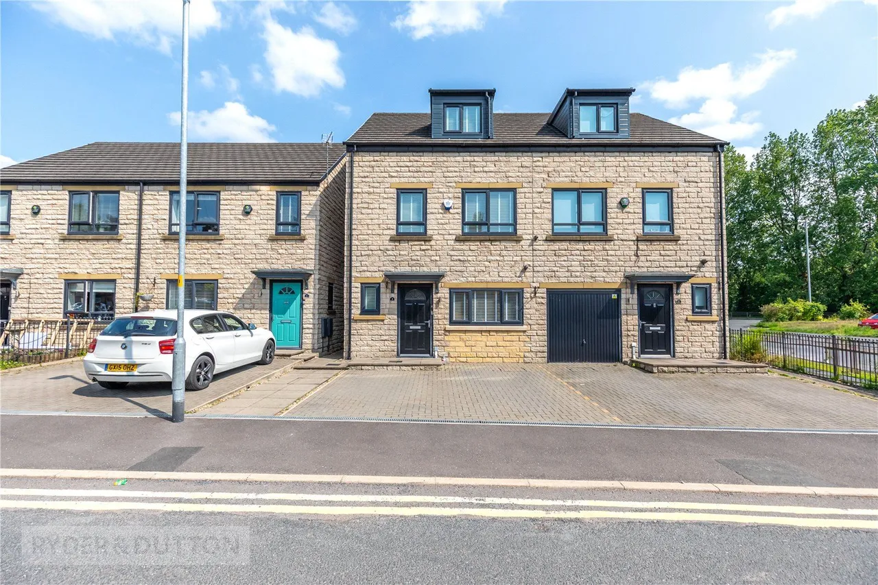 Co-Operation Street, Rawtenstall, BB4, photo 20