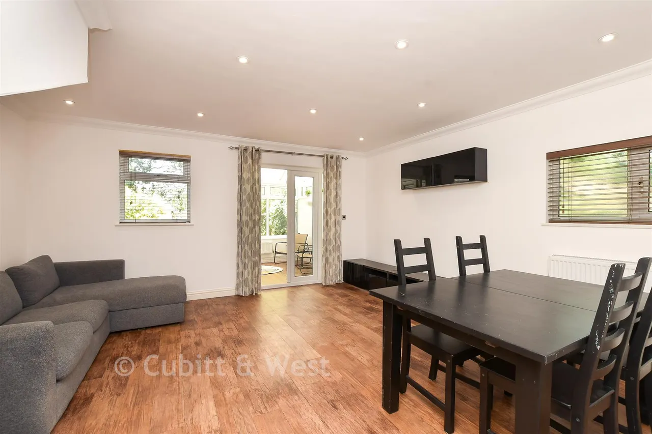 3 bed house for sale, Fieldview, Langshott, RH6