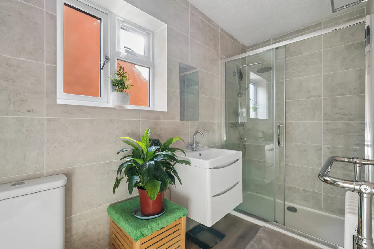 Cannon Road, Watford, WD18, photo 11