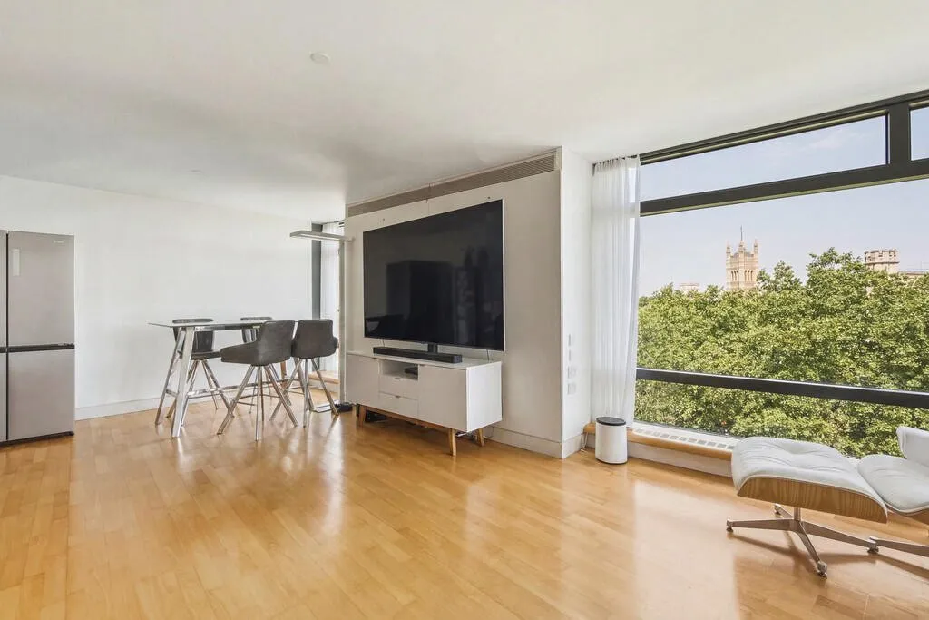 3 bed flat to rent, Albert Embankment, London, SE1