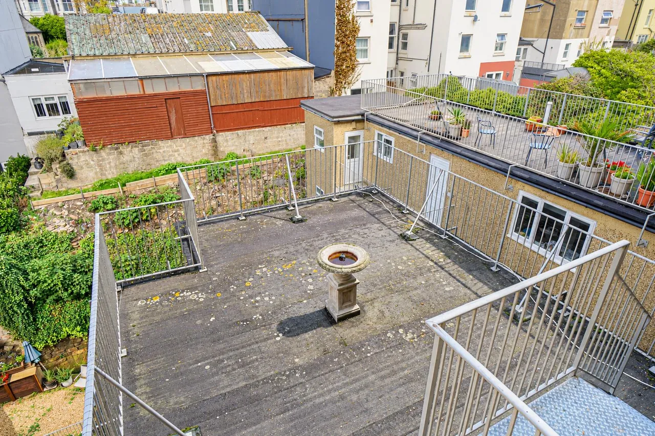 Eversfield Place, St Leonards-On-Sea, photo 21