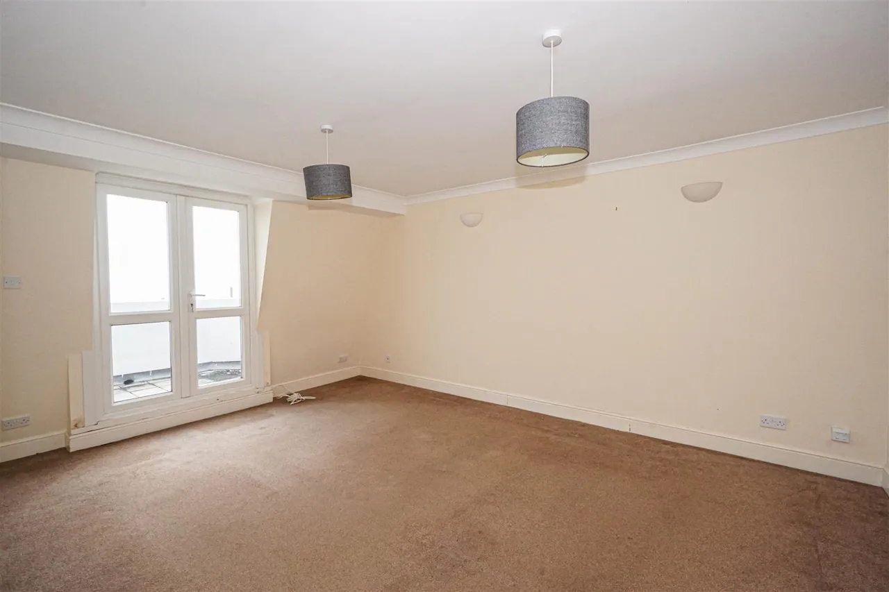 Eversfield Place, St Leonards-On-Sea, photo 2
