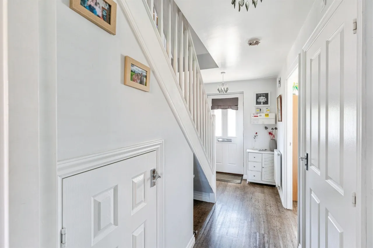 Chelveston Road, Raunds, photo 5