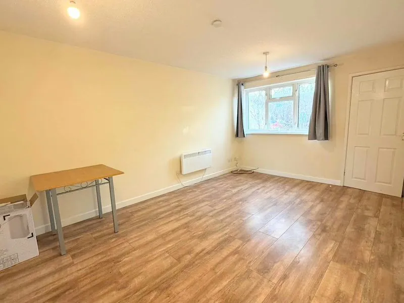 Rowle Close, Stantonbury, Milton Keynes, Buckinghamshire, MK14 6BJ, photo 3