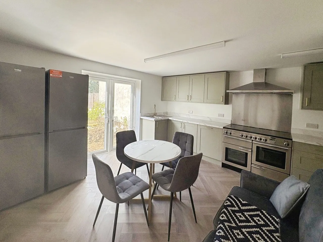Royal Oak Road, Woking, GU21, photo 5