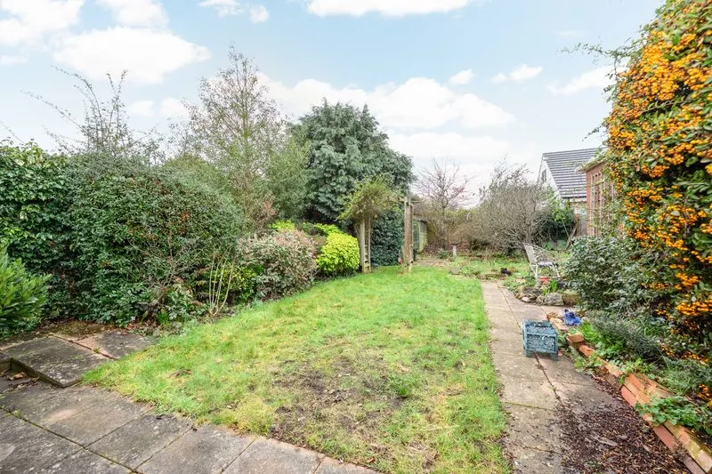 Farleigh Road, New Haw KT15 3HR, photo 12