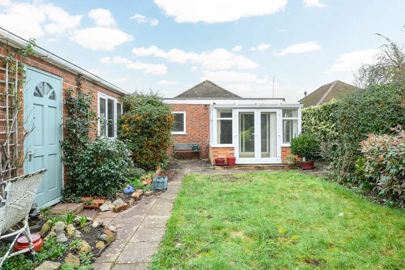 Farleigh Road, New Haw KT15 3HR, photo 11