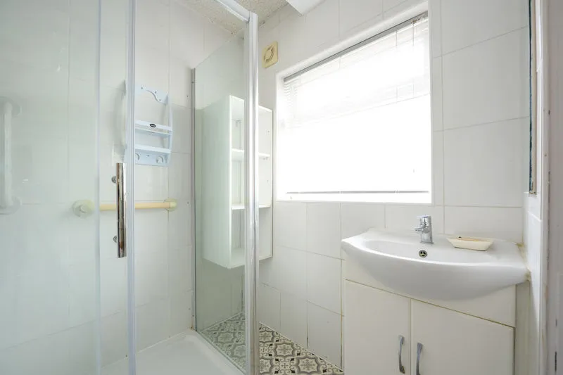 Farleigh Road, New Haw KT15 3HR, photo 10