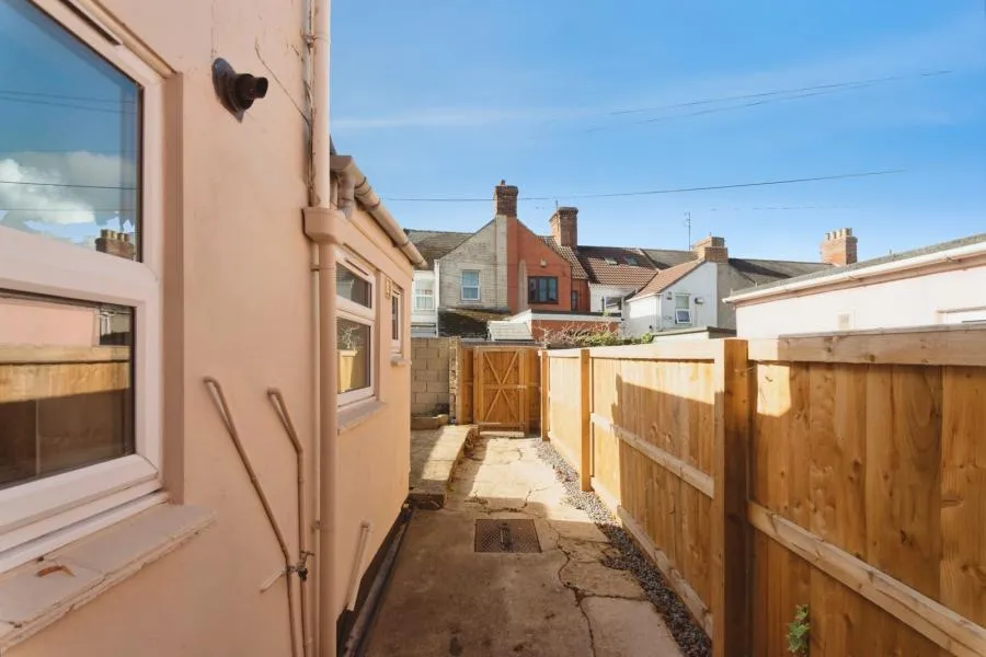 Read Street, Swindon, SN1, photo 12