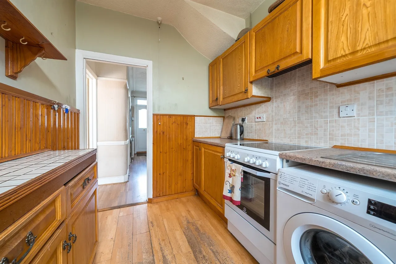 Clydach Road, Enfield, EN1, photo 7