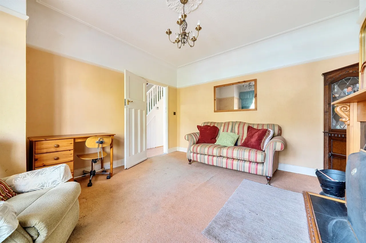 Clydach Road, Enfield, EN1, photo 4