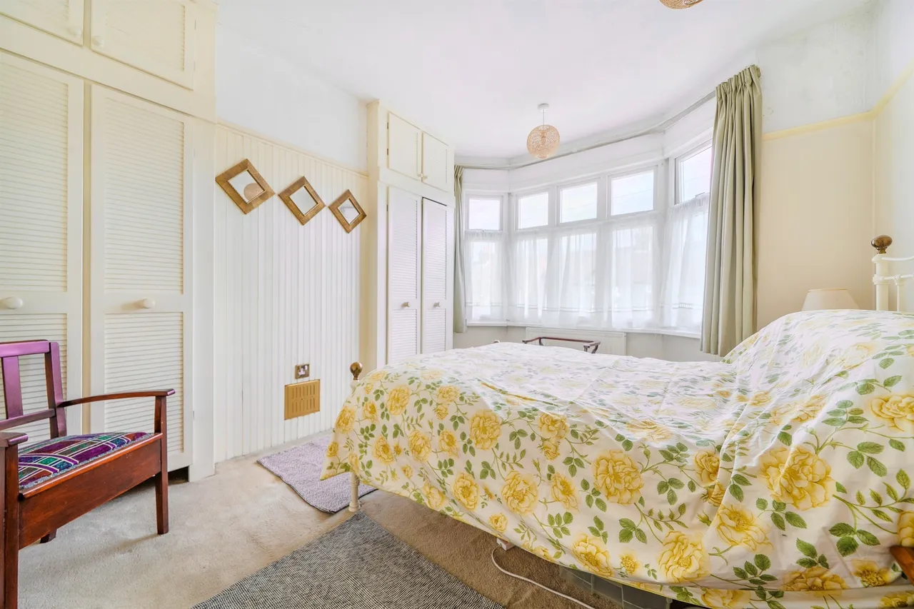 Clydach Road, Enfield, EN1, photo 9