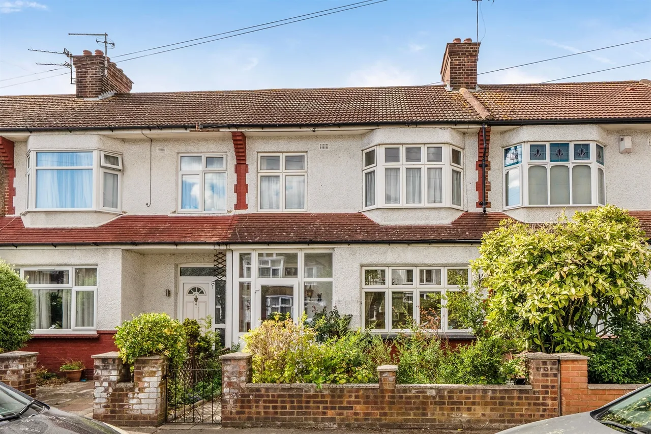 3 bed house for sale, Clydach Road, Enfield, EN1