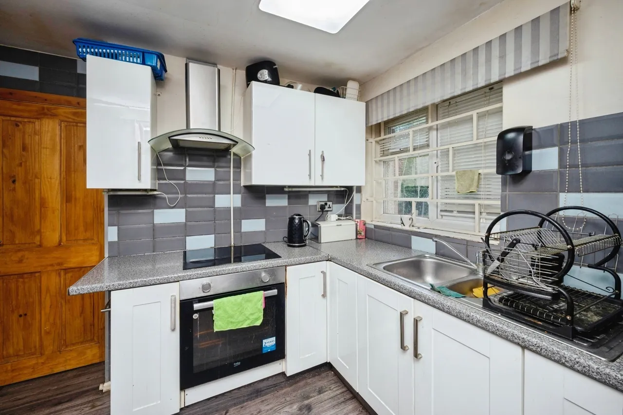 Simpson Road, Mansfield, Nottinghamshire, NG19, photo 3