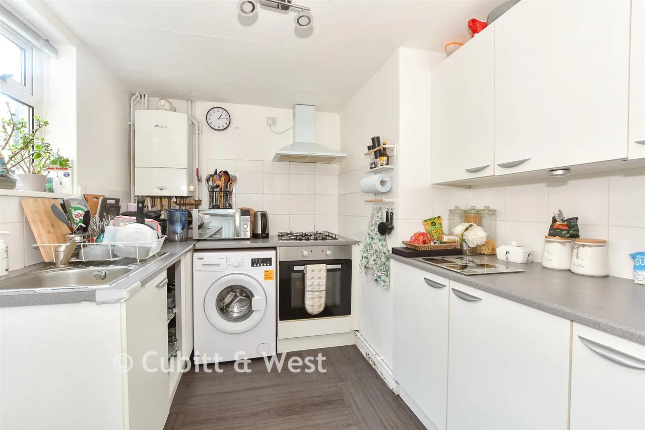 West Street, Crawley, RH11, photo 7