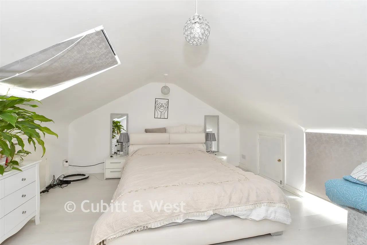 West Street, Crawley, RH11, photo 8