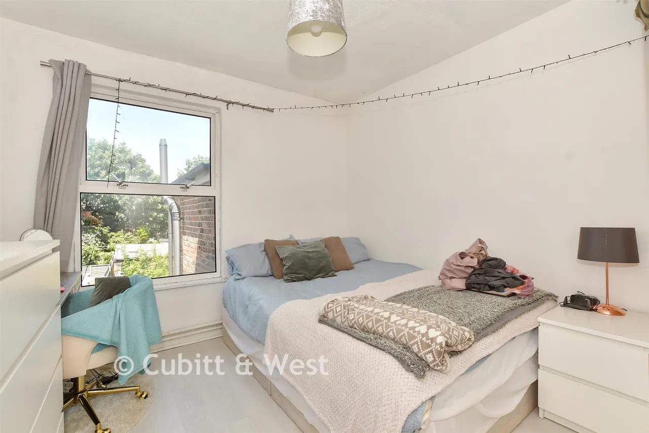 West Street, Crawley, RH11, photo 9