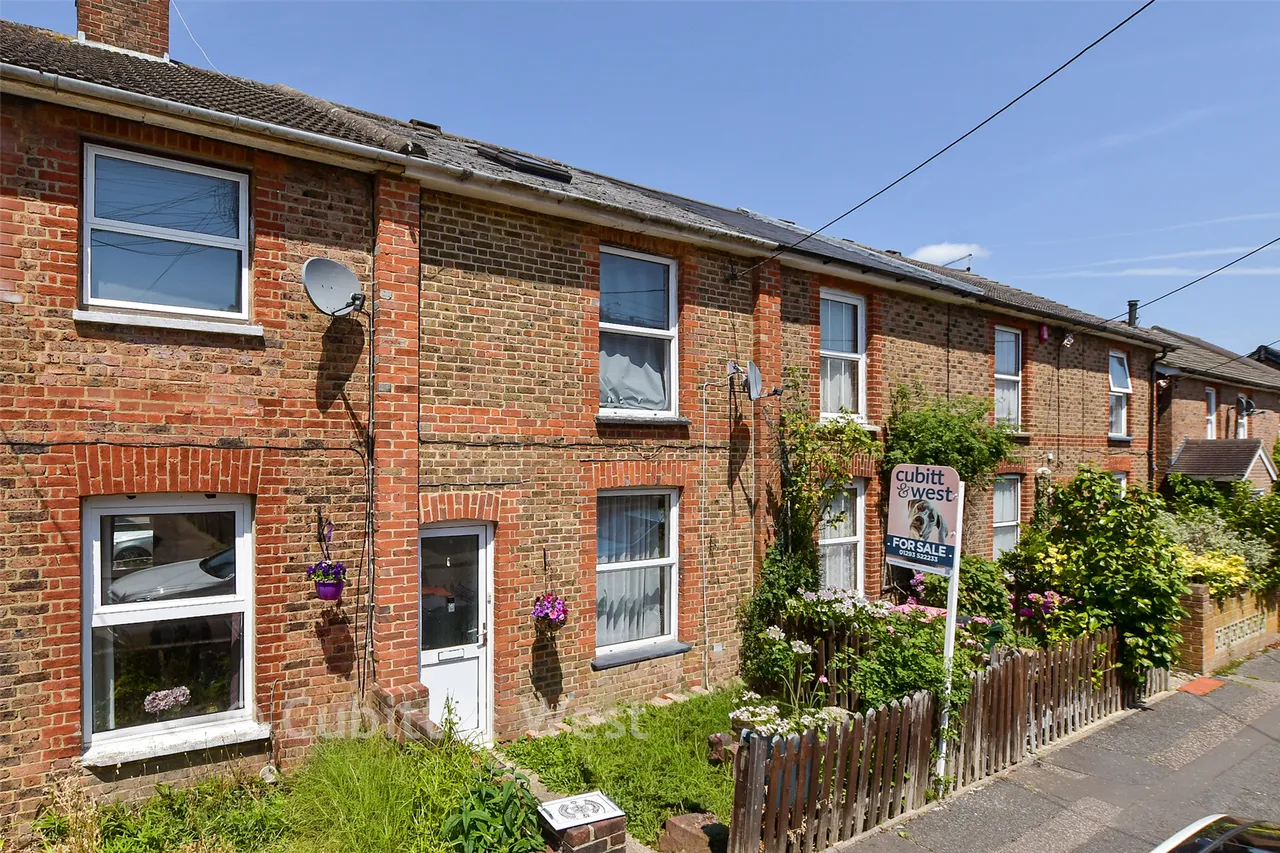 3 bed house for sale, West Street, Crawley, RH11