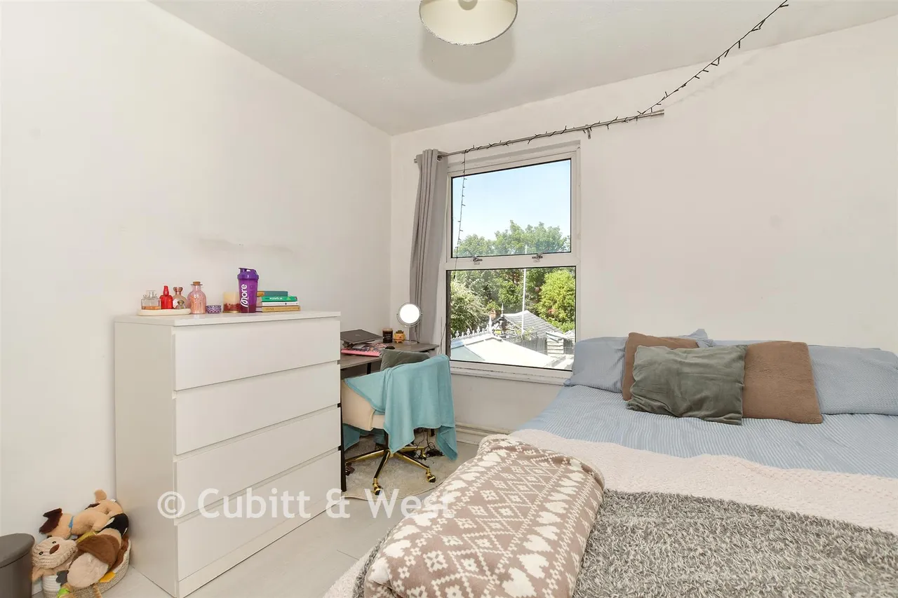 West Street, Crawley, RH11, photo 10