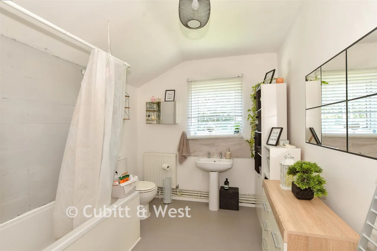 West Street, Crawley, RH11, photo 11