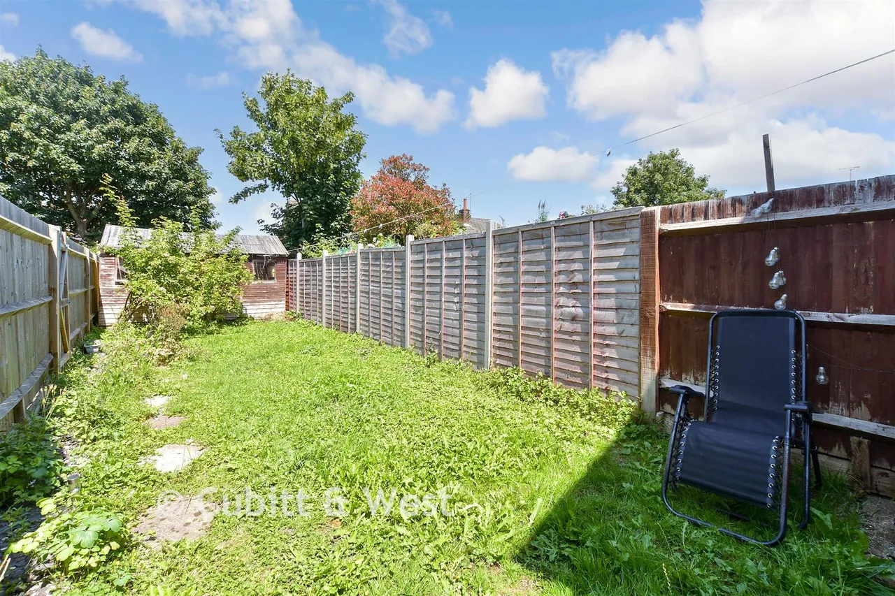 West Street, Crawley, RH11, photo 12