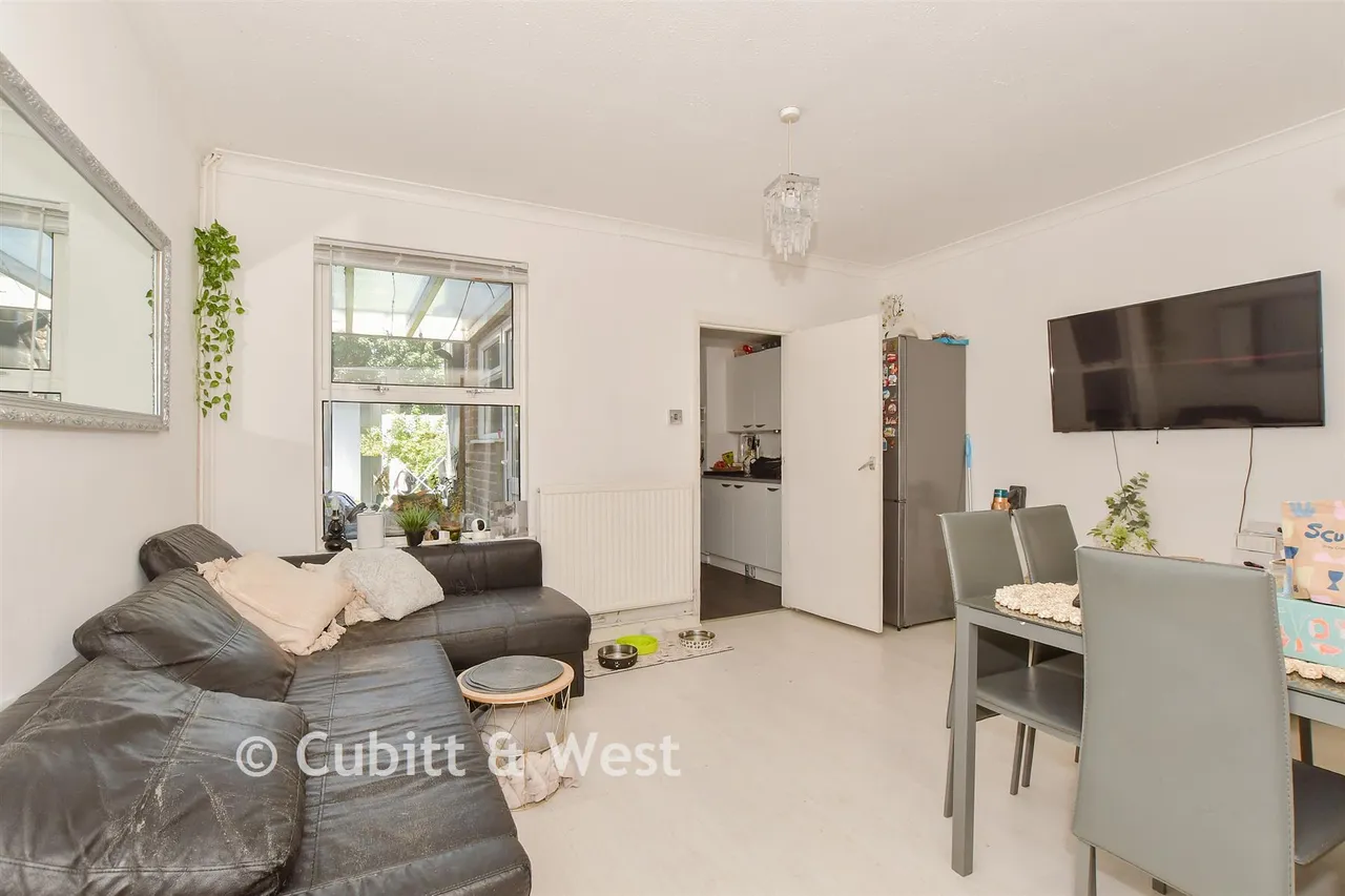 West Street, Crawley, RH11, photo 4