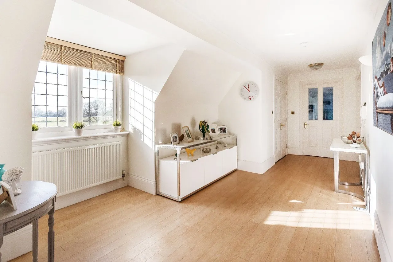 Ockham Lane, Cobham, KT11, photo 4