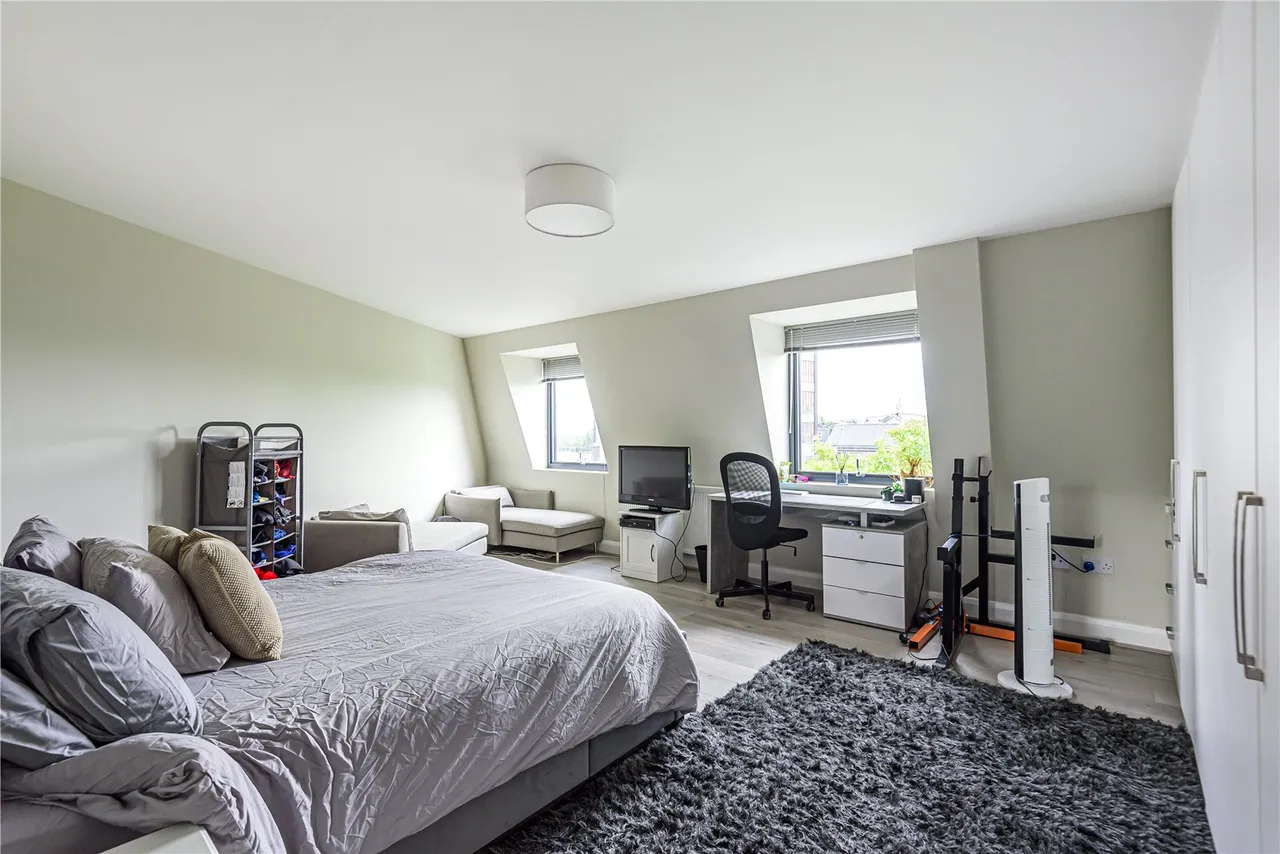 3 bed flat for sale, Buckingham Parade, The Broadway, HA7