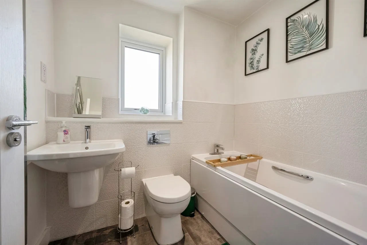 Swan Road, Lakeside, DN4, photo 14