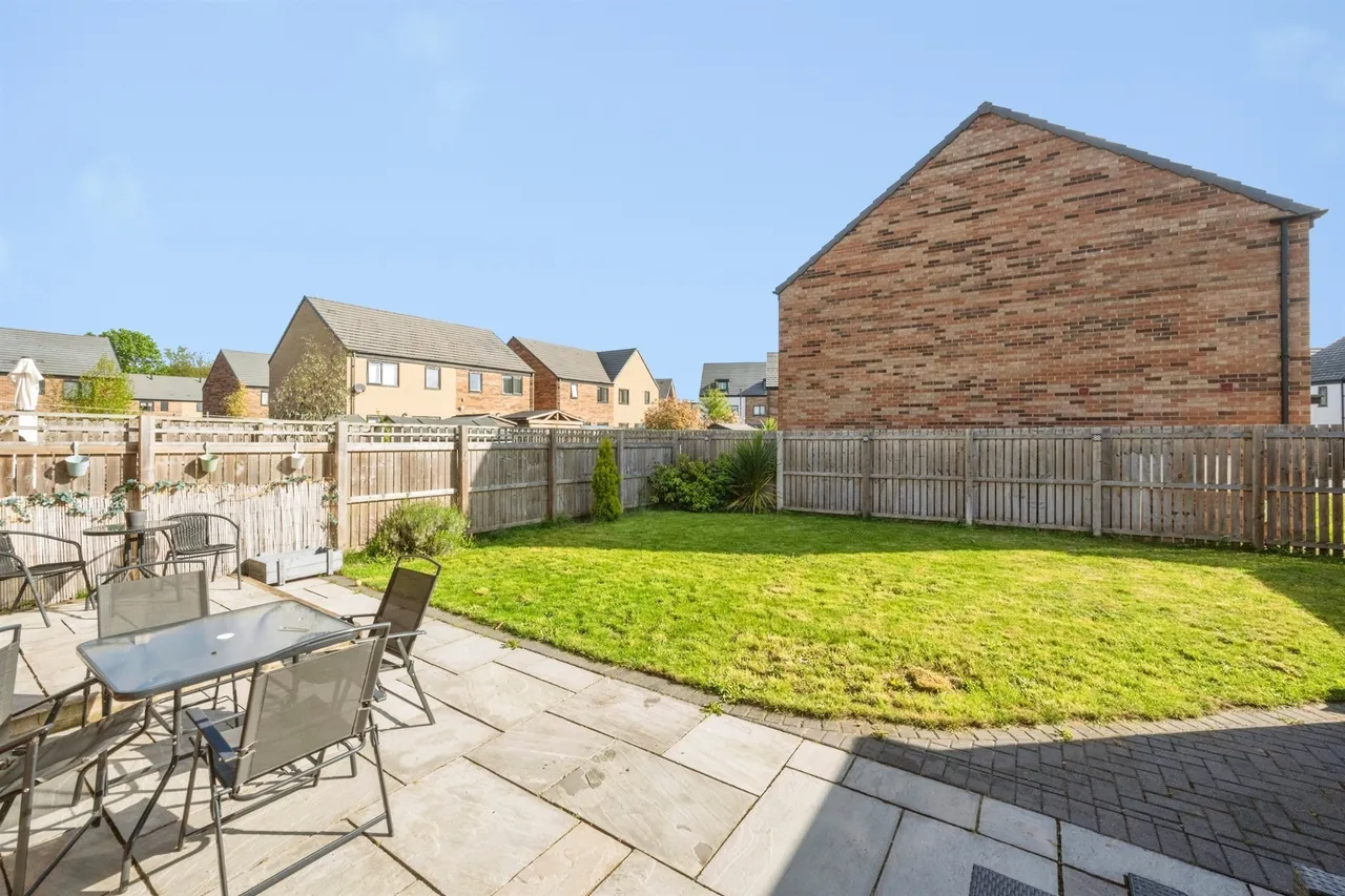 Swan Road, Lakeside, DN4, photo 4