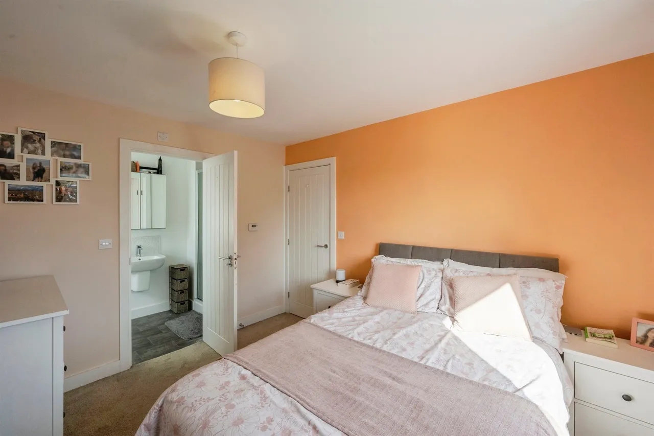 Swan Road, Lakeside, DN4, photo 10