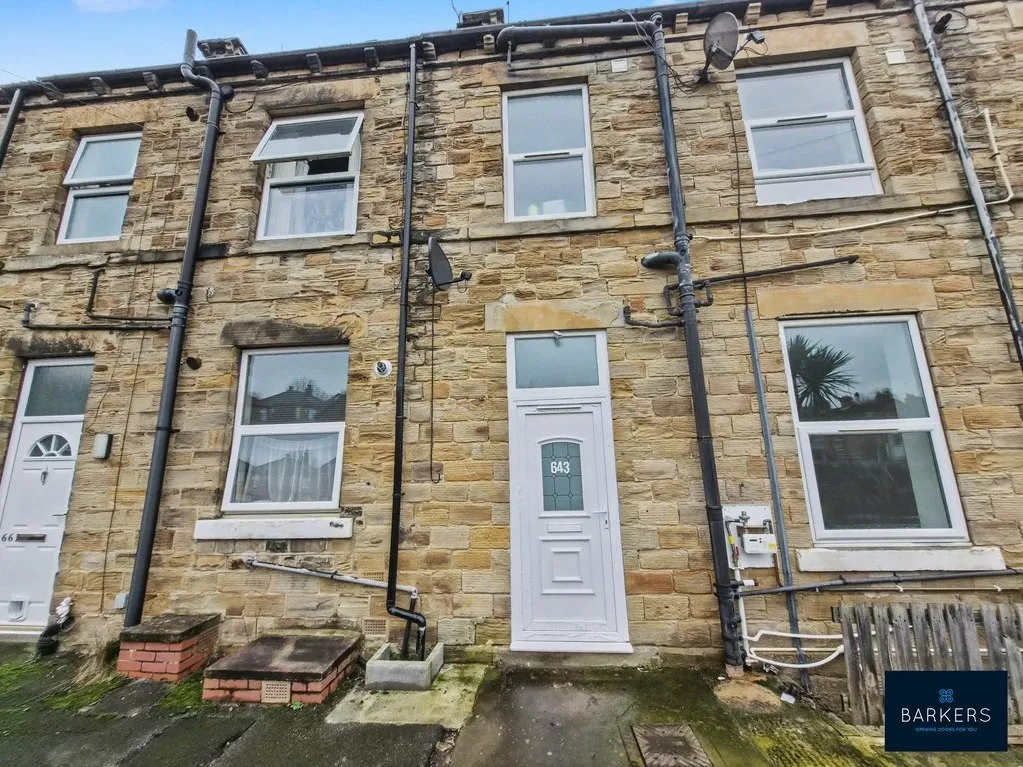 2 bed flat for sale — Bradford Road, Batley WF17 8HF