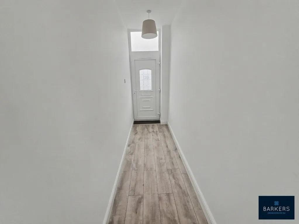 Bradford Road, Batley WF17 8HF, photo 7