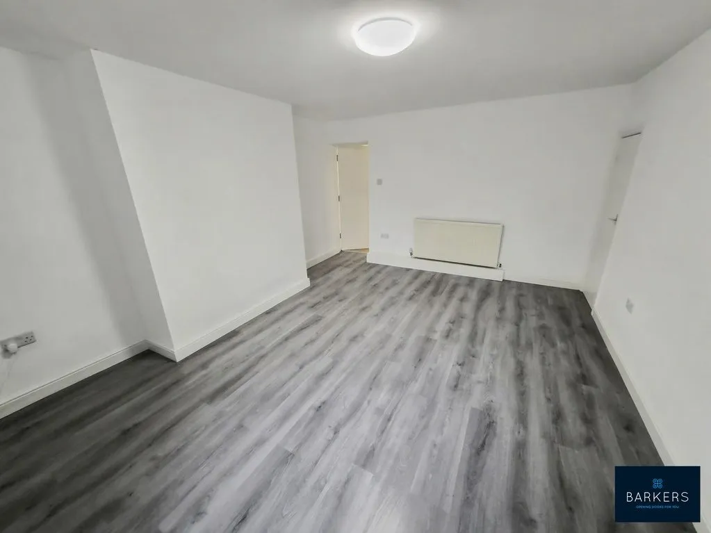 Bradford Road, Batley WF17 8HF, photo 6