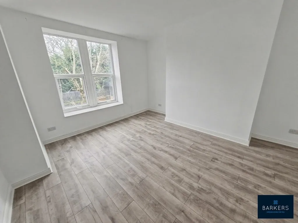 Bradford Road, Batley WF17 8HF, photo 9