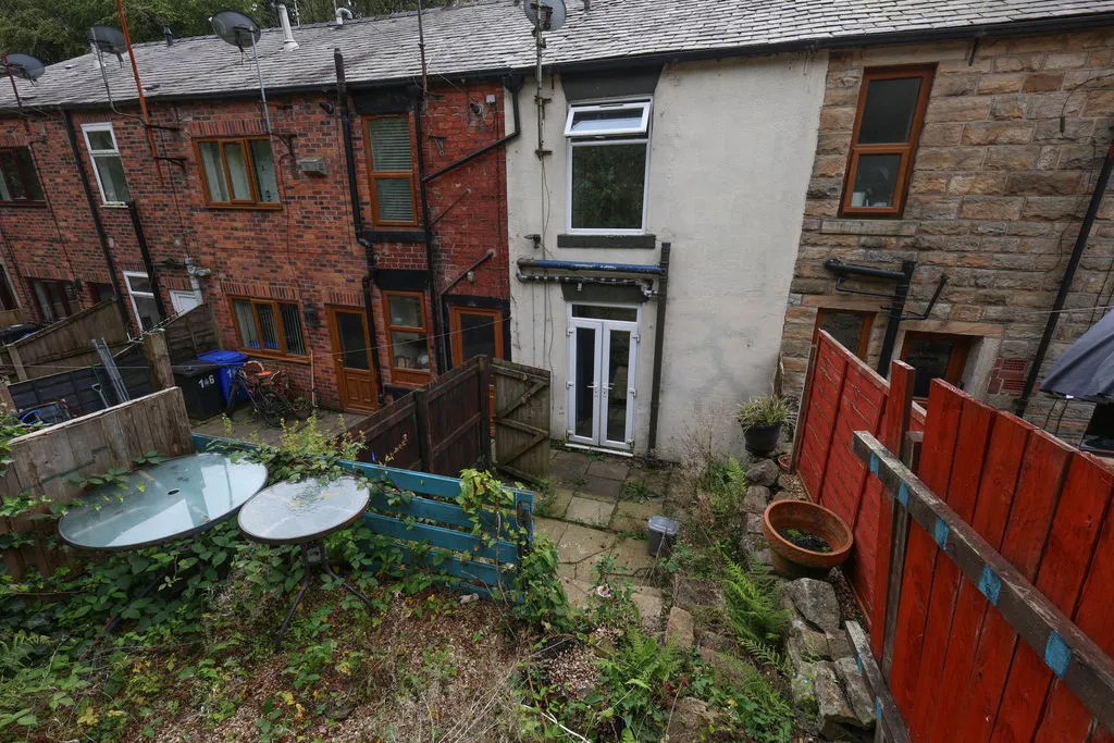 Market Street Whitworth, Rochdale OL12 8RW, photo 10