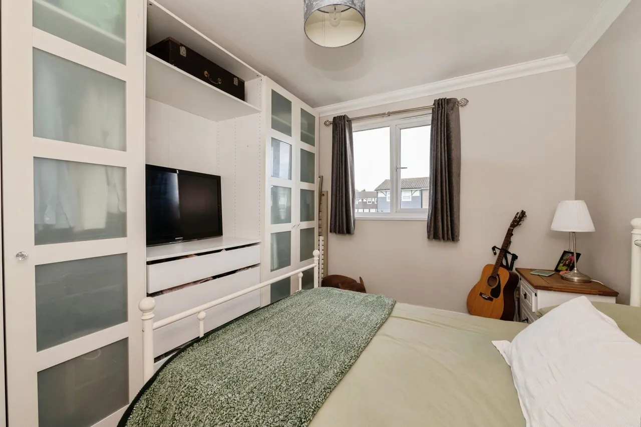 Voysey Gardens, BASILDON, Essex, SS13, photo 12
