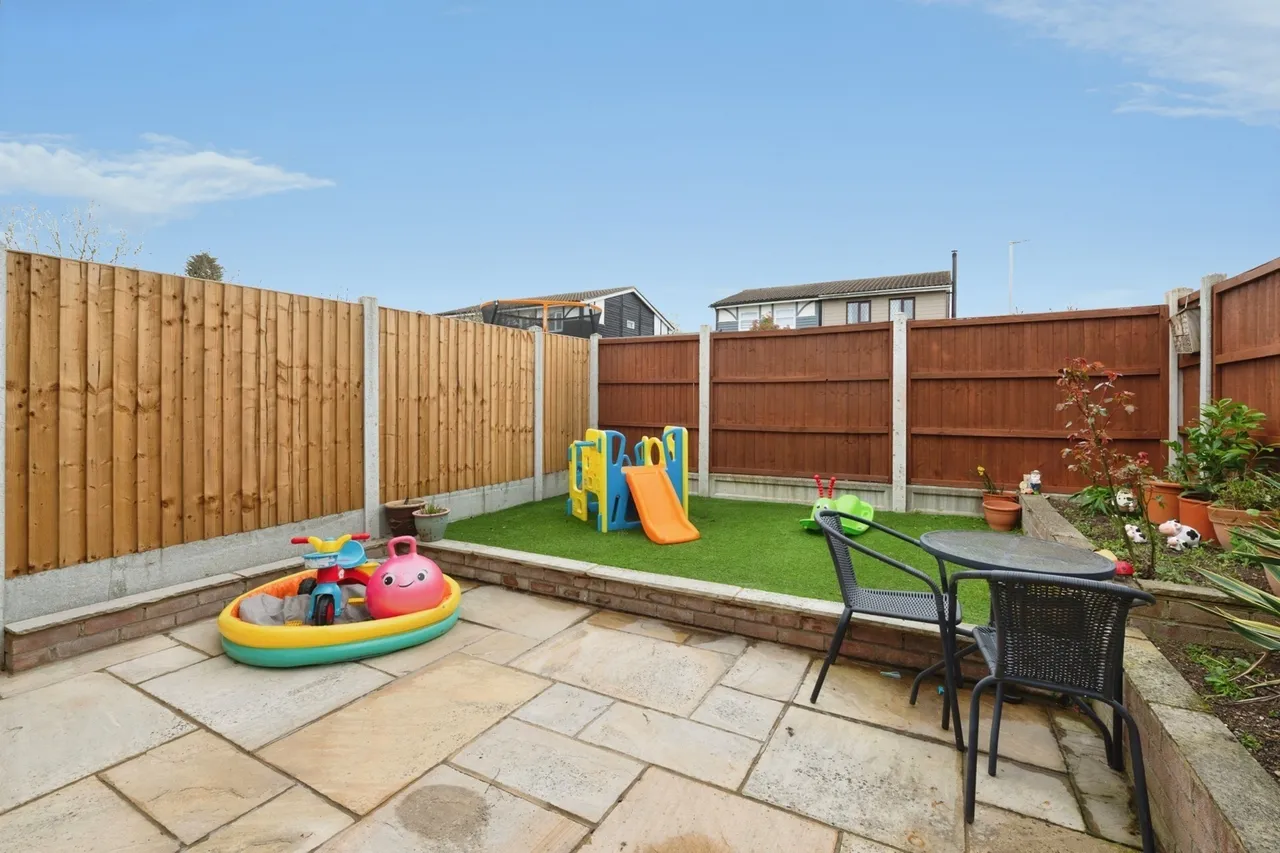 Voysey Gardens, BASILDON, Essex, SS13, photo 8