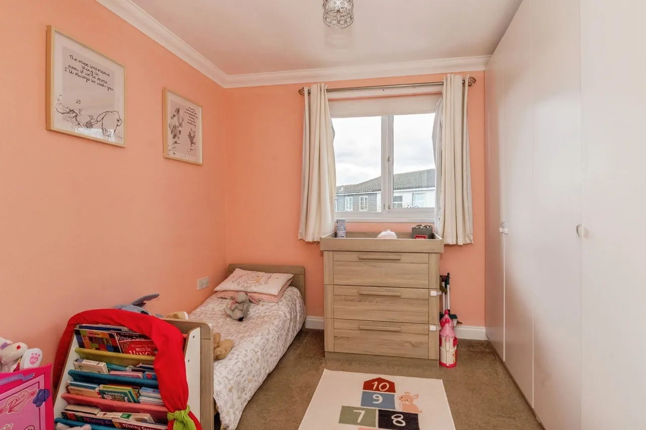 Voysey Gardens, BASILDON, Essex, SS13, photo 11