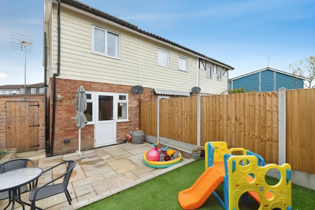 Voysey Gardens, BASILDON, Essex, SS13, photo 6