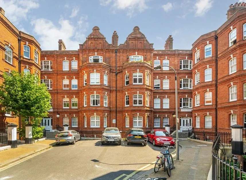 2 bed flat for sale — Queen's Club Gardens, West Kensington, W14