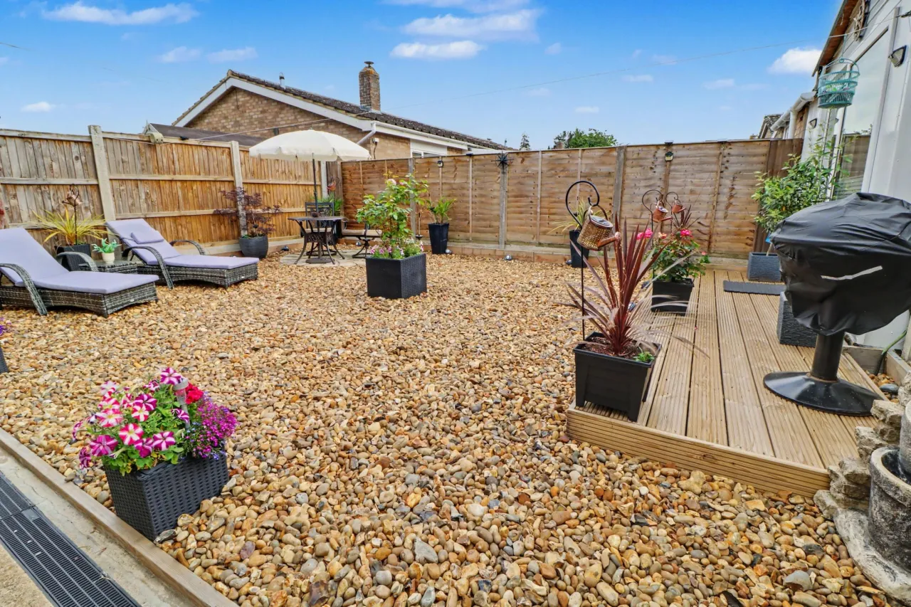 Owens Close, Long Stratton, photo 5