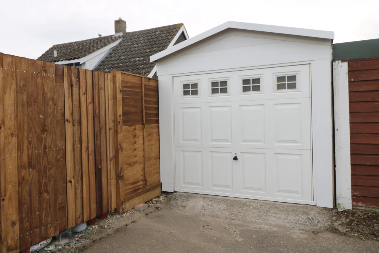 Owens Close, Long Stratton, photo 28
