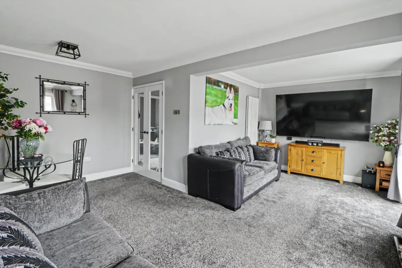 Owens Close, Long Stratton, photo 12